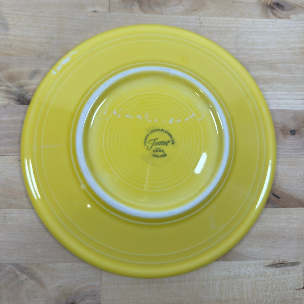 Fiesta Homer Laughlin Yellow 9 inch Classic Rim Luncheon Plate USA Lead Free - Picture 6 of 7